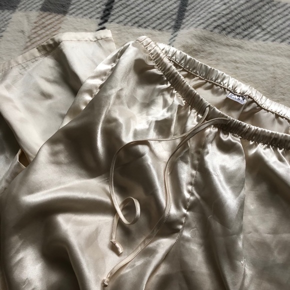 Satin pyjama set! - Picture 3 of 8